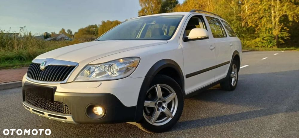 Skoda Octavia ver-combi-2-0-tdi-dpf-4x4-dsg-scout - 1