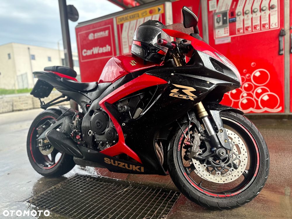 Suzuki GSX-R - 1
