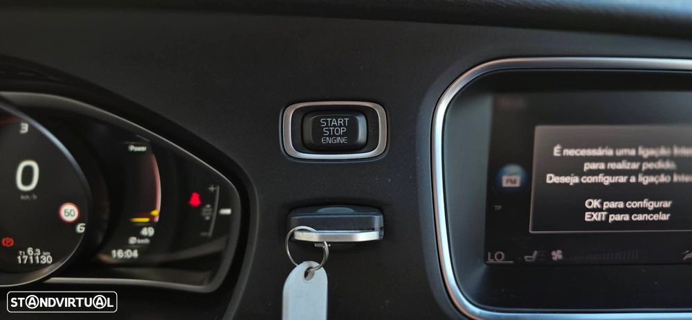 Volvo V40 Cross Country 2.0 D3 Momentum - 18