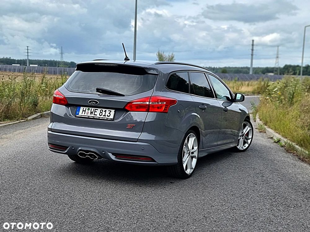 Ford Focus 2.0 TDCi ST - 11