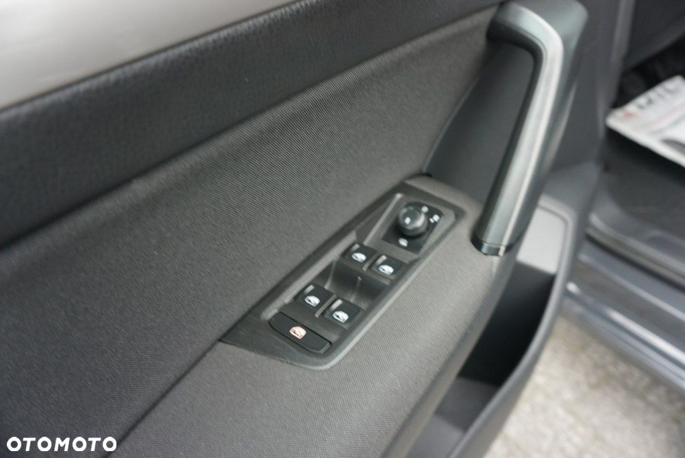 Volkswagen Touran - 9