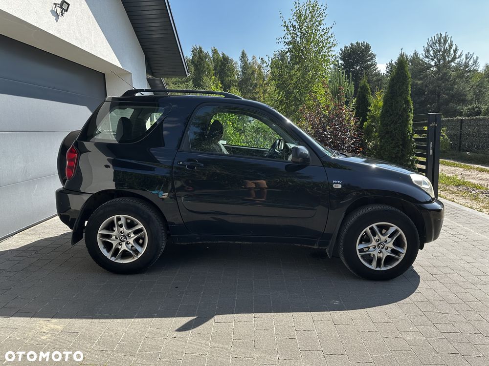 Toyota RAV4 1.8 VVT-i 4x2 - 4