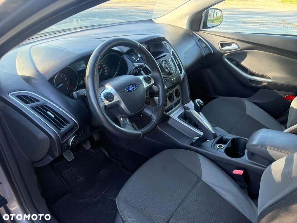 Ford Focus 1.6 Trend - 30