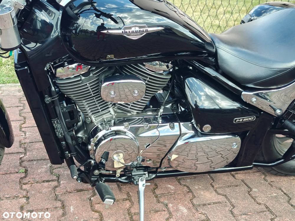 Suzuki Intruder - 25