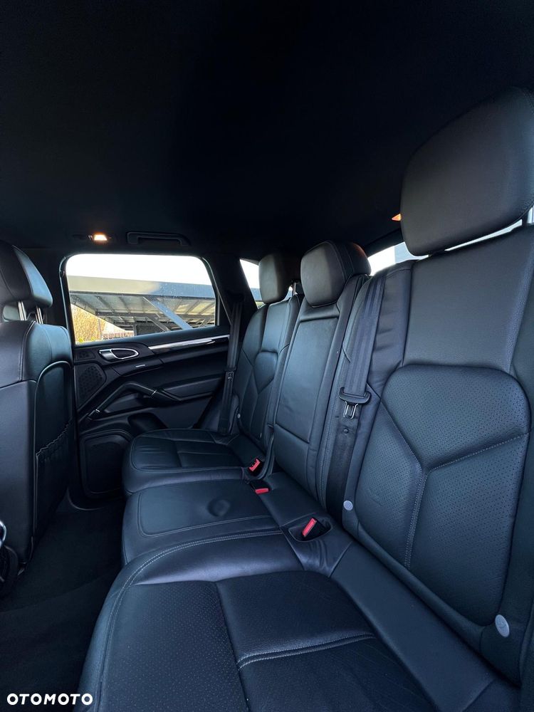 Porsche Cayenne - 24