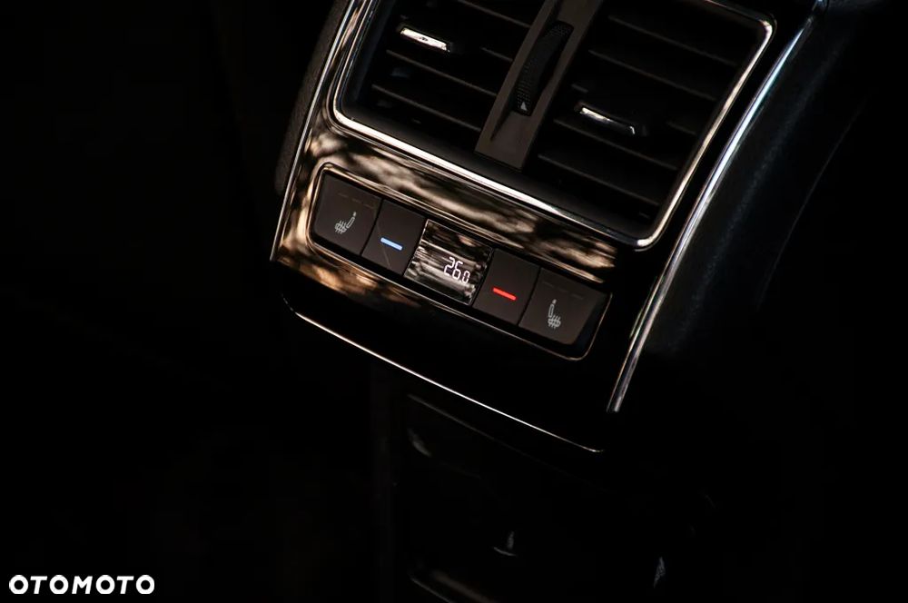 Skoda Superb 2.0 TDI DSG Ambition - 25