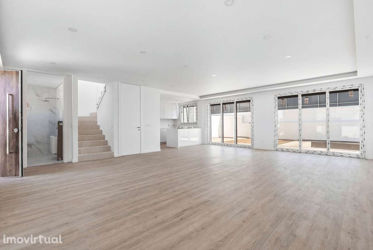 Moradia Geminada T3 com piscina, Abrunheira, Sintra - Grande imagem: 3/27