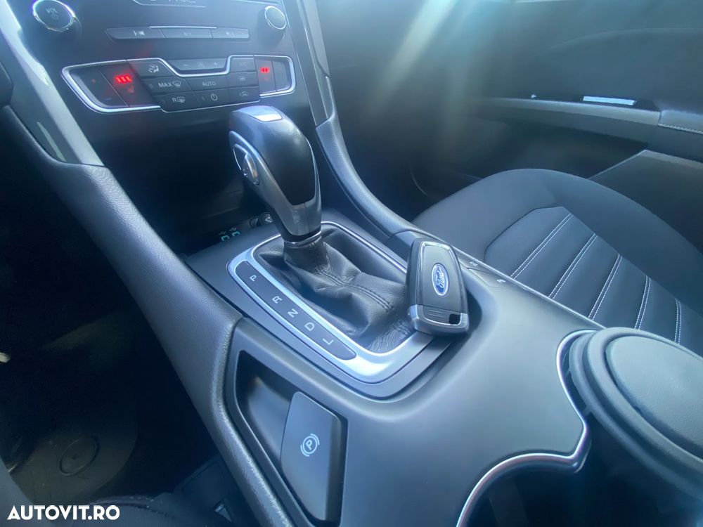 Ford Mondeo 2.0 HEV Trend - 16