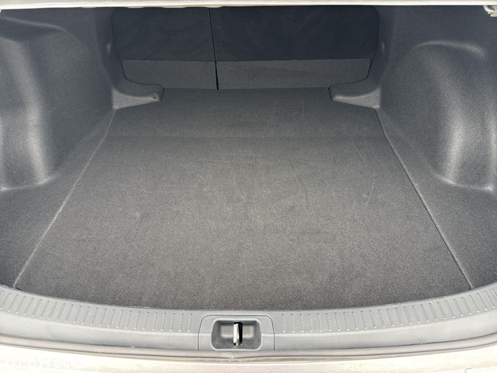 Toyota Corolla 1.8 Hybrid Comfort - 25