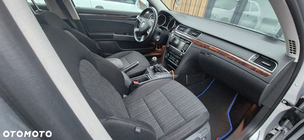 Skoda Superb 2.0 TDI Platinum - 11
