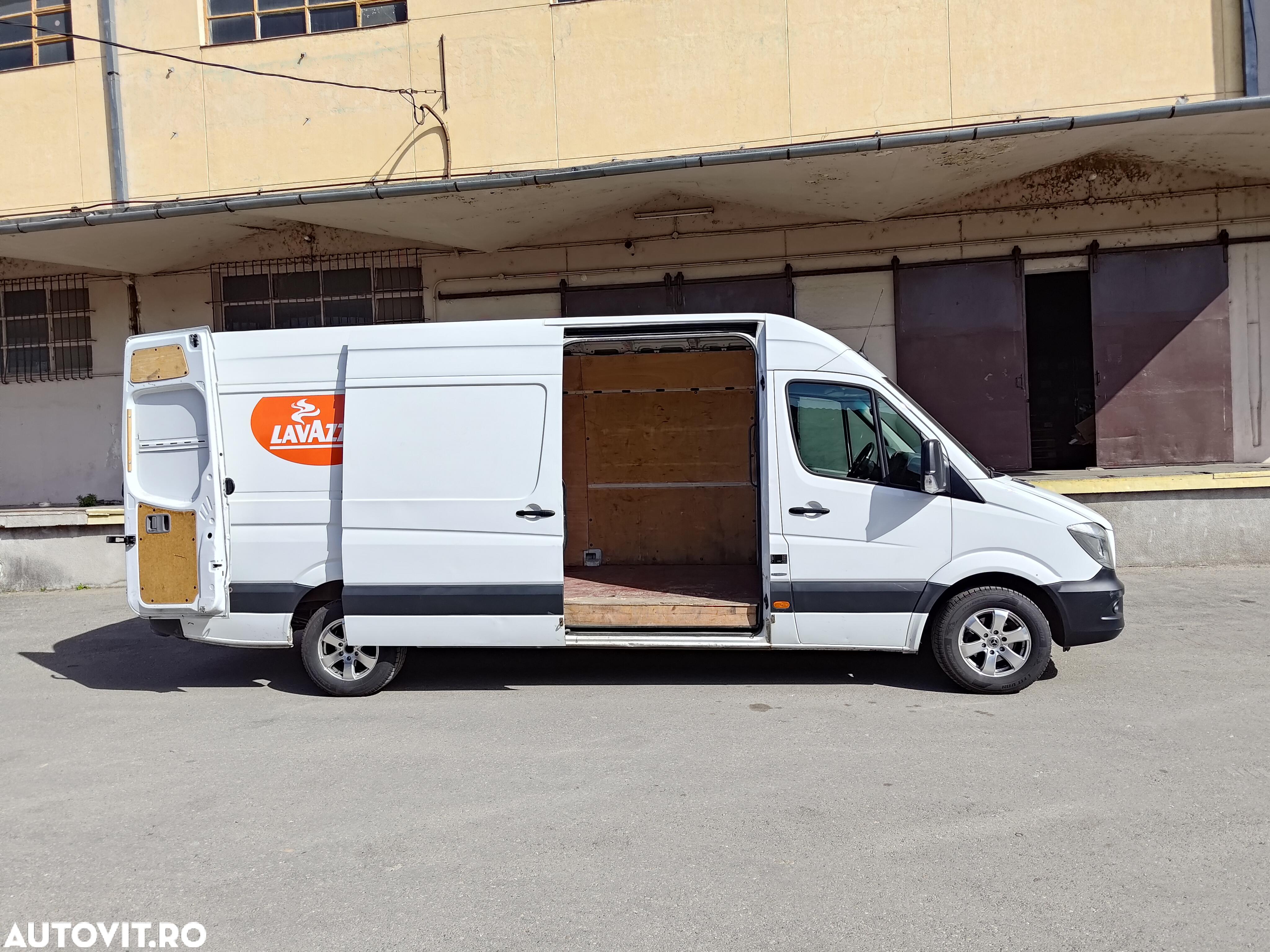 Mercedes-Benz Sprinter - 15