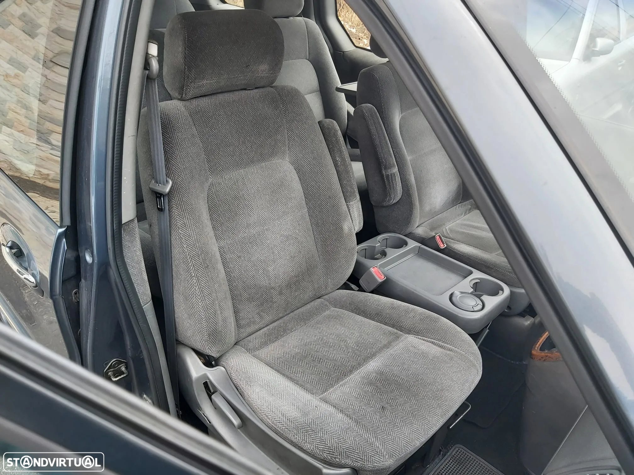 Kia Carnival 2.9 CRDi EX Confort - 9