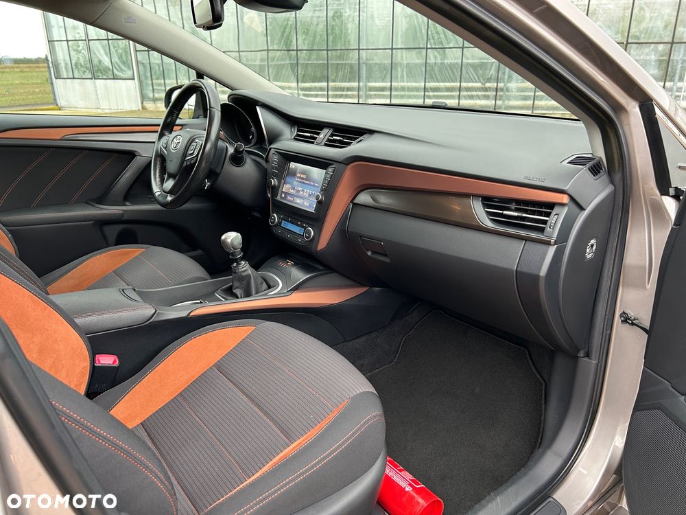 Toyota Avensis Touring Sports 1.6 D-4D - 27