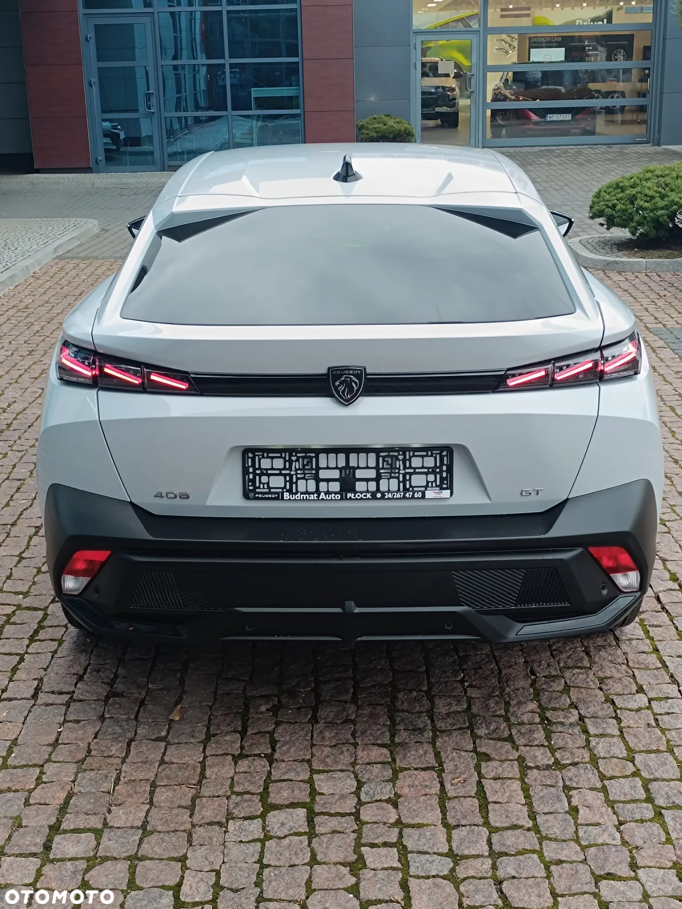 Peugeot 408 - 6