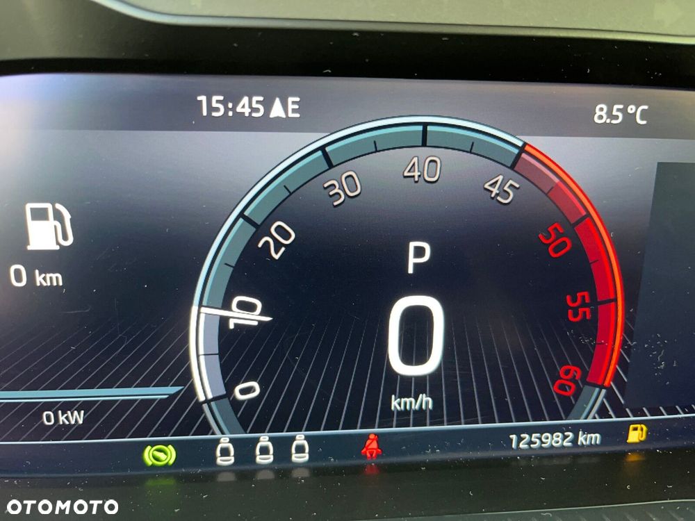 Skoda Superb 2.0 TDI SCR Style DSG - 24