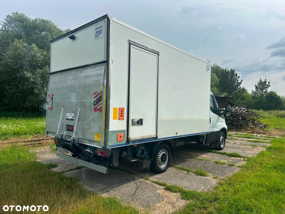 Iveco Daily 35-160 KONTENER+WINDA (udźwig 750kg) 2.3 diesel 156 kM automat 2021 DRZWI W KONTENERZE Z OBU STRON, WEBASTO, KAMERA COFANIA! - 11