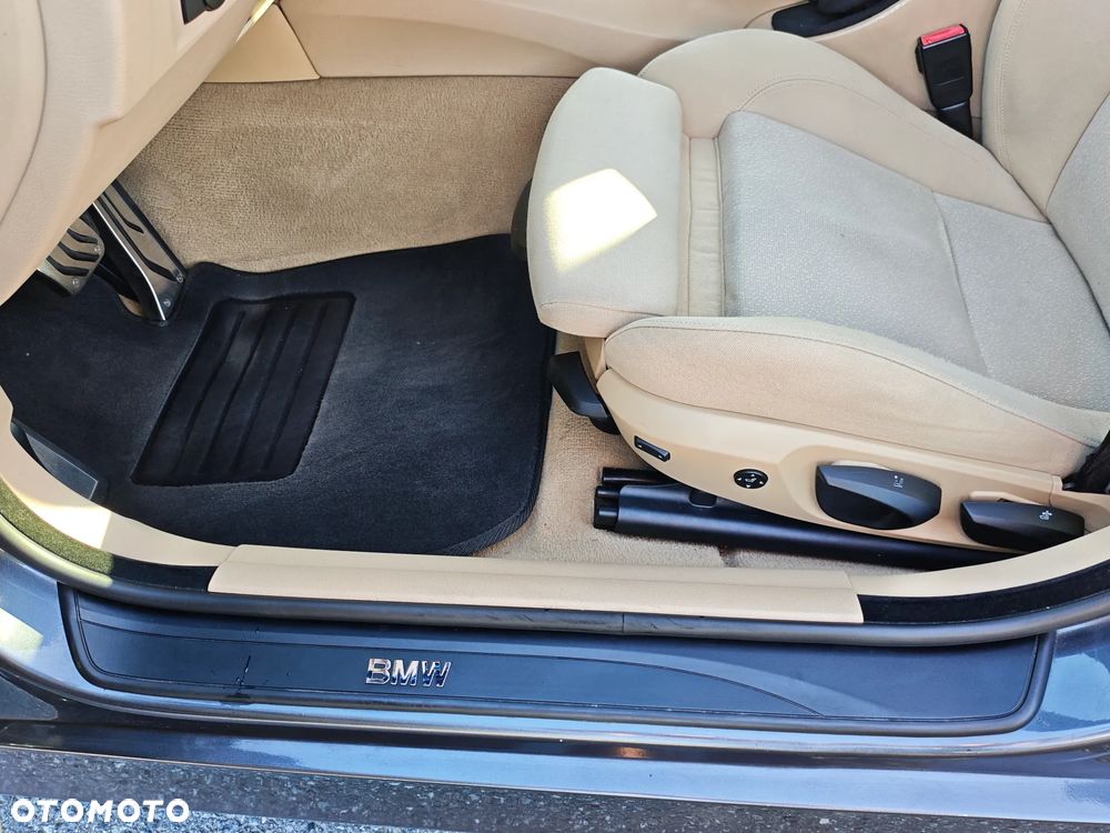 BMW Seria 3 330i - 30