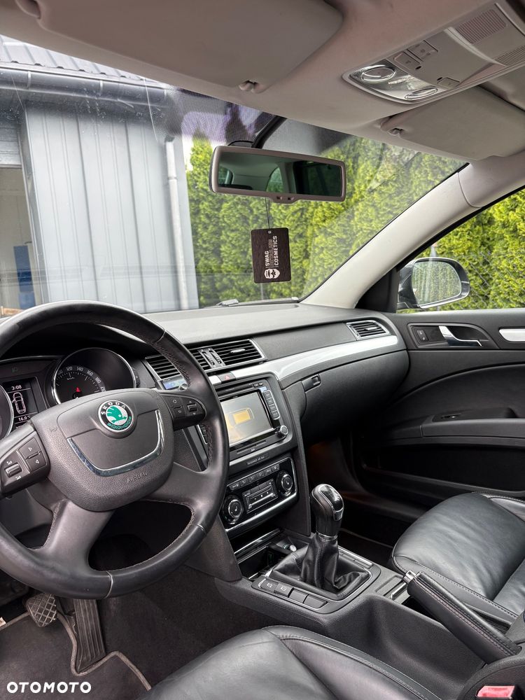 Skoda Superb 2.0 TDI Platinum - 5