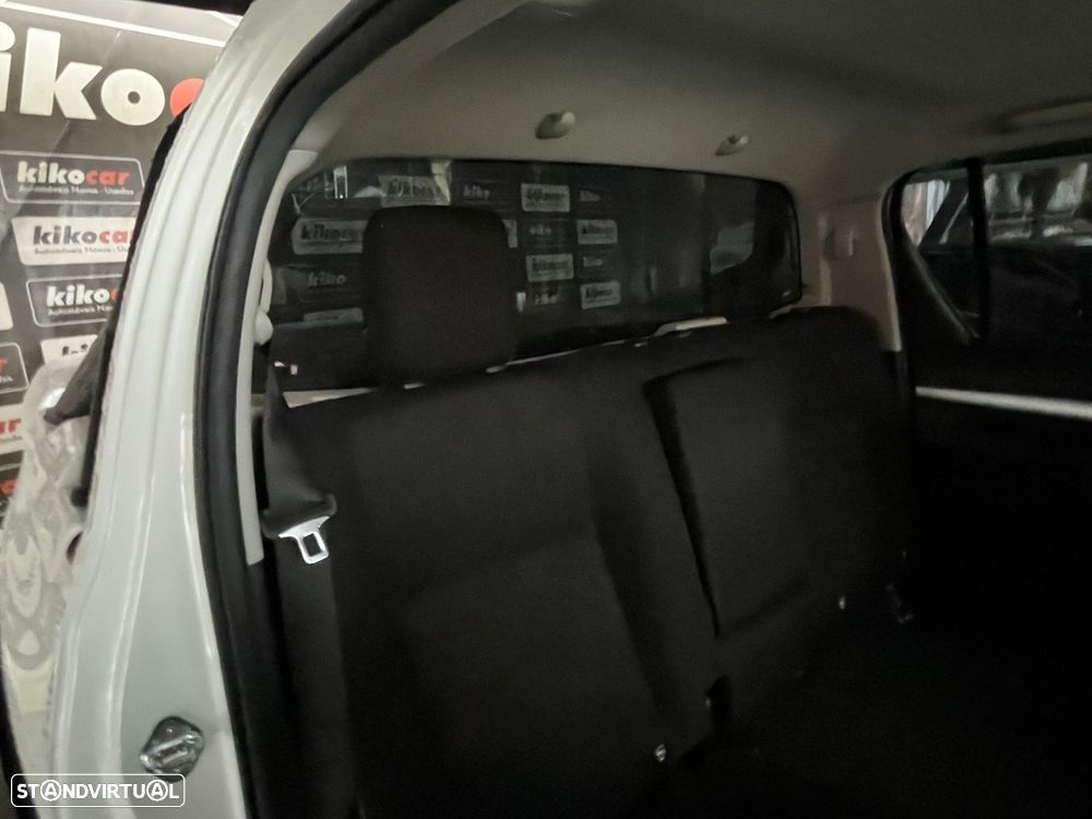 Toyota Hilux 2.4 D-4D 4WD CD Tracker S CA - 43