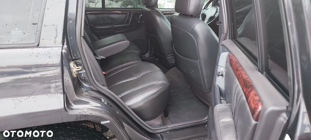 Jeep Grand Cherokee - 19