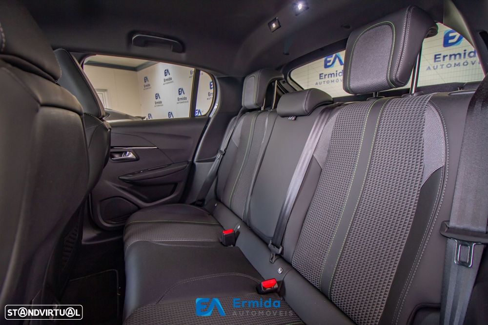 Peugeot 208 1.2 PureTech GT EAT8 - 29