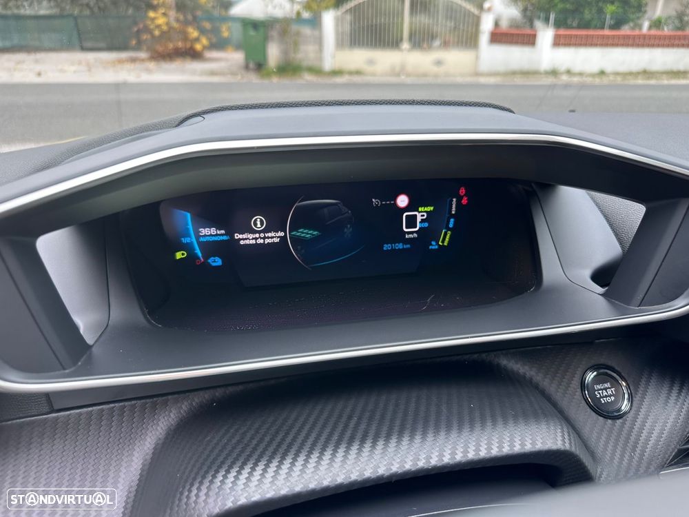 Peugeot e-208 Allure - 18