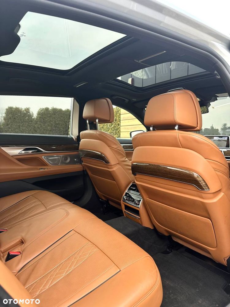 BMW Seria 7 750Li xDrive - 17