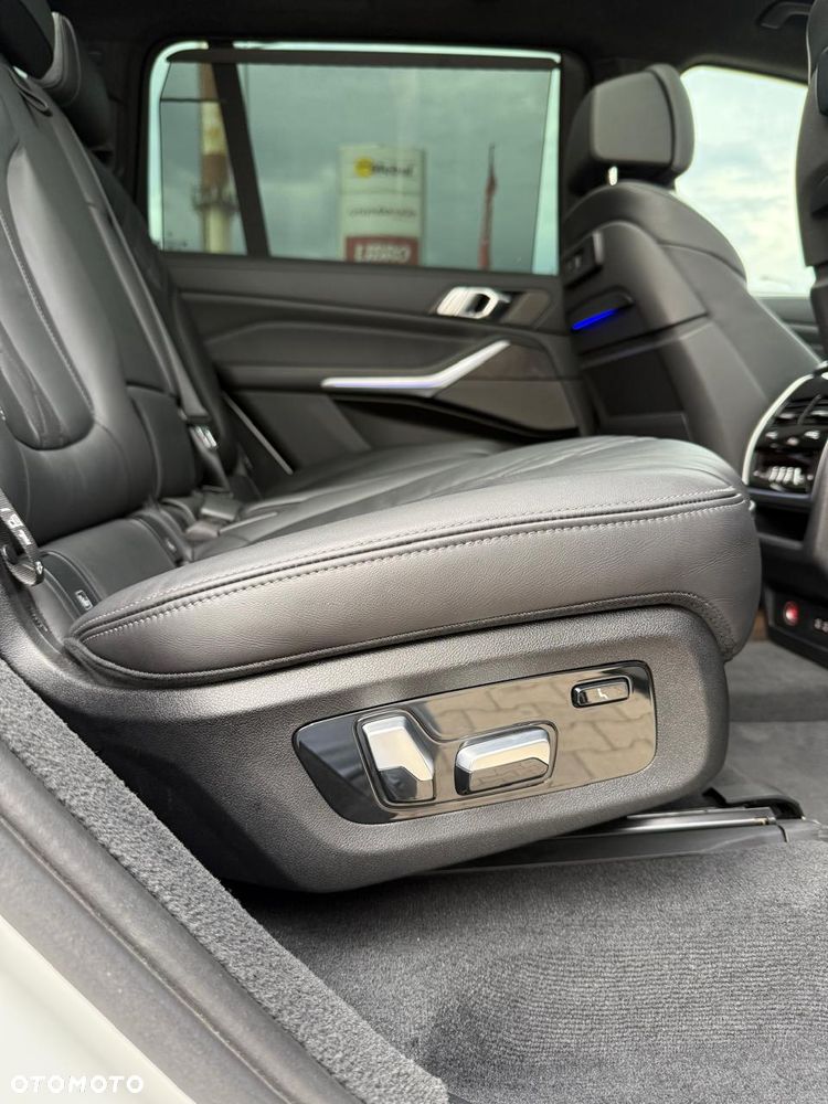 BMW X7 M50d sport - 27