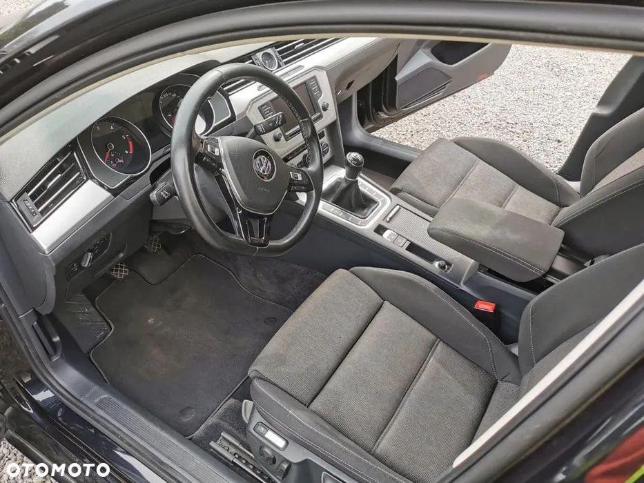 Volkswagen Passat - 5