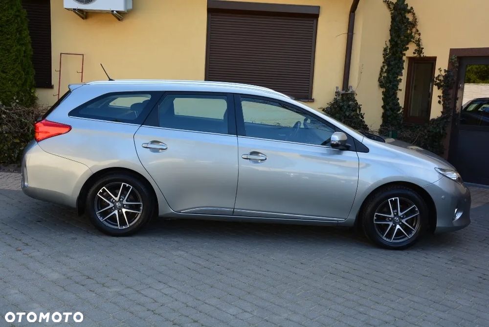 Toyota Auris 1.6 Premium Comfort - 15