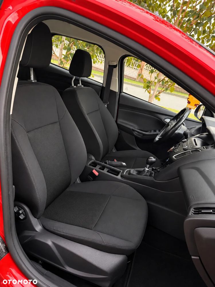 Ford Focus 1.5 TDCi SYNC Edition - 6