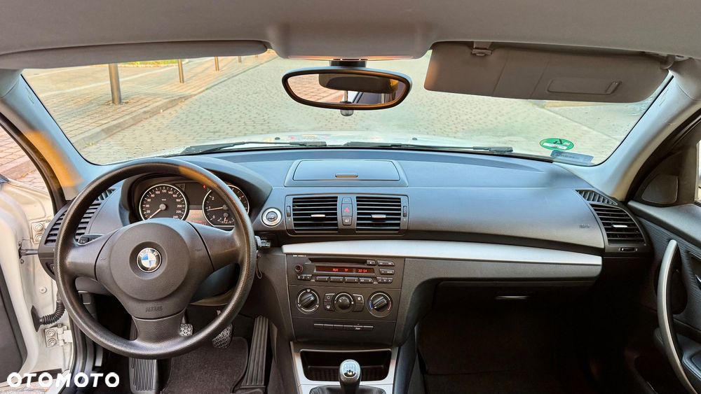 BMW Seria 1 116i - 36