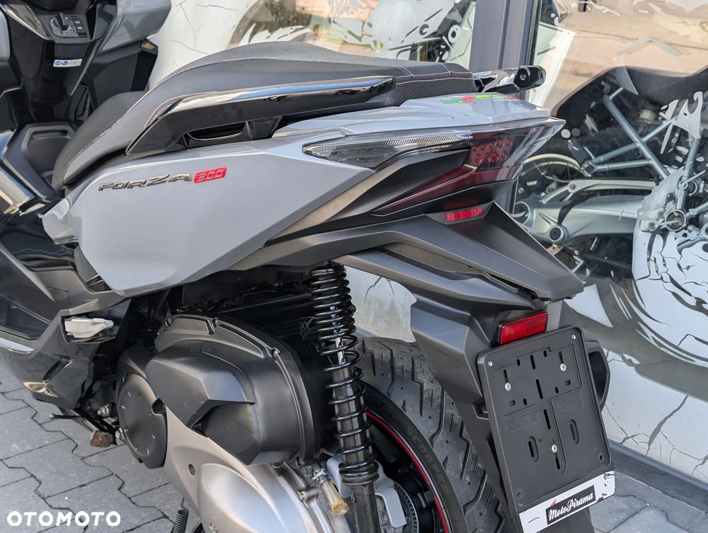 Honda NSS - 6