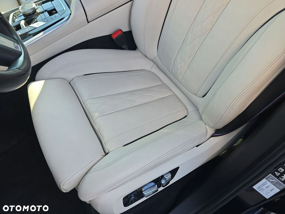 BMW X5 xDrive30d mHEV - 12