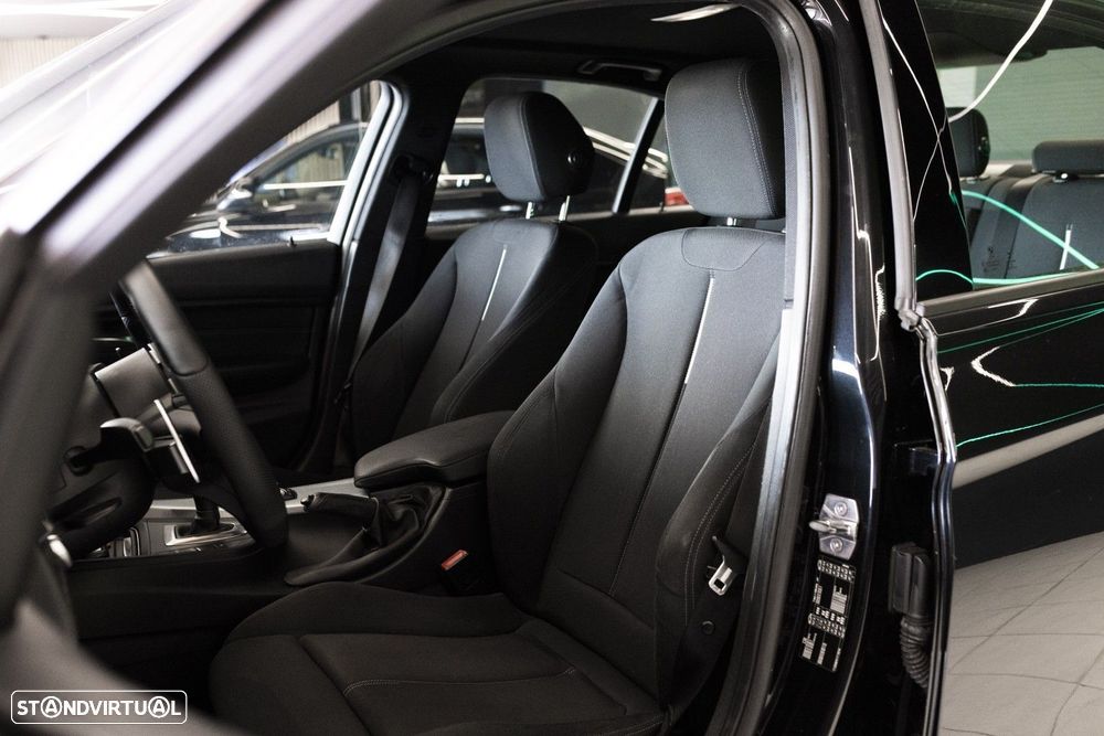 BMW 320 d Auto Pack M - 17