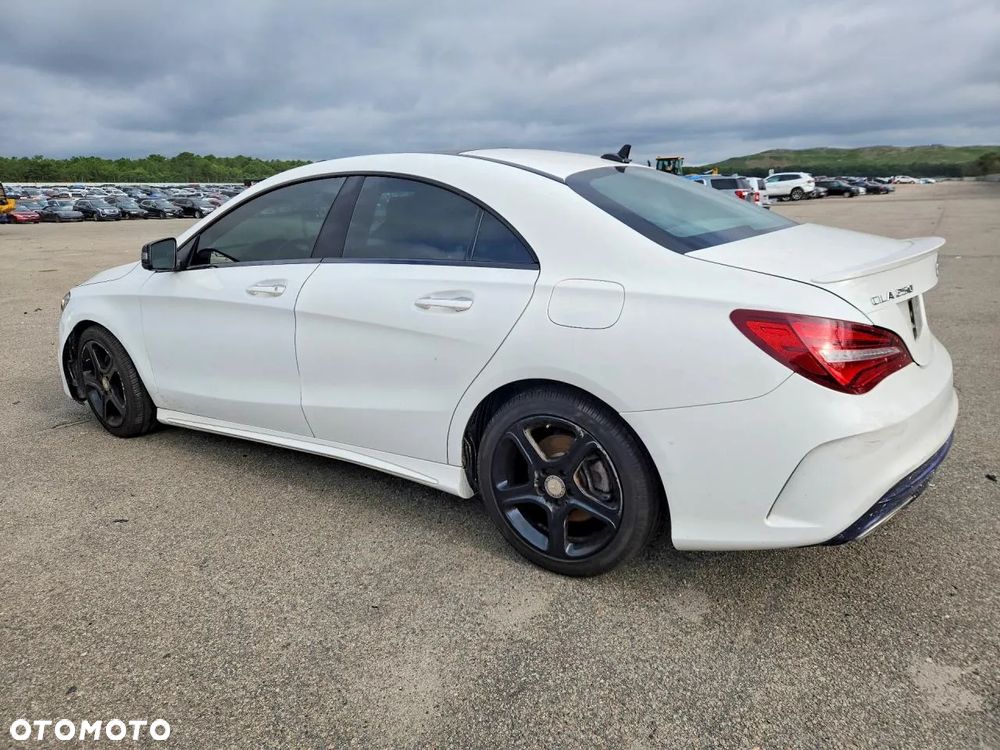 Mercedes-Benz CLA 250 4Matic 7G-DCT AMG Line - 3