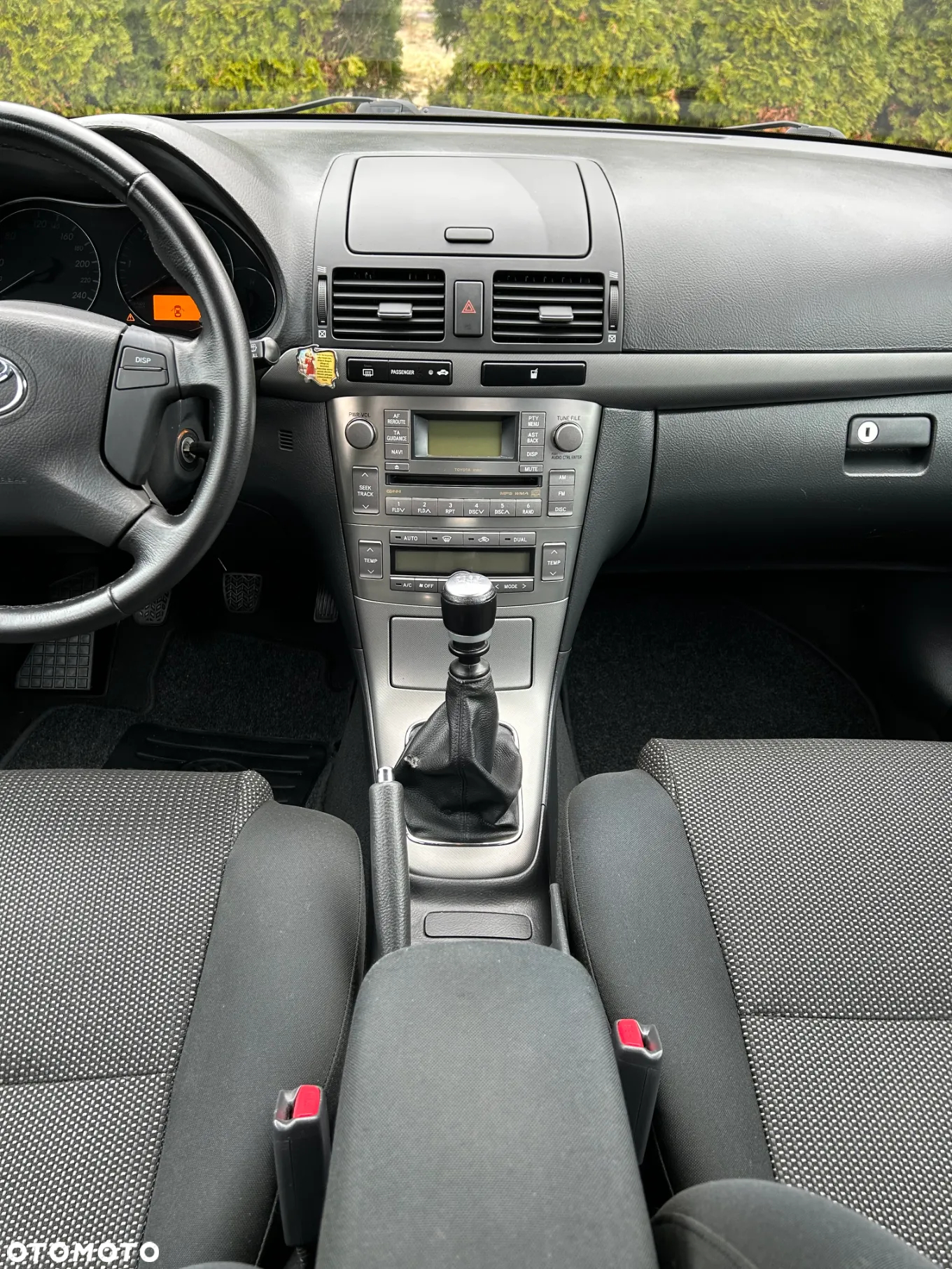Toyota Avensis 2.0 D-4D - 29