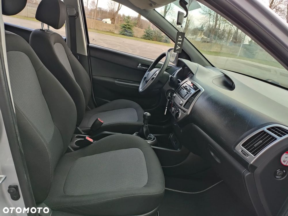 Hyundai i20 - 17