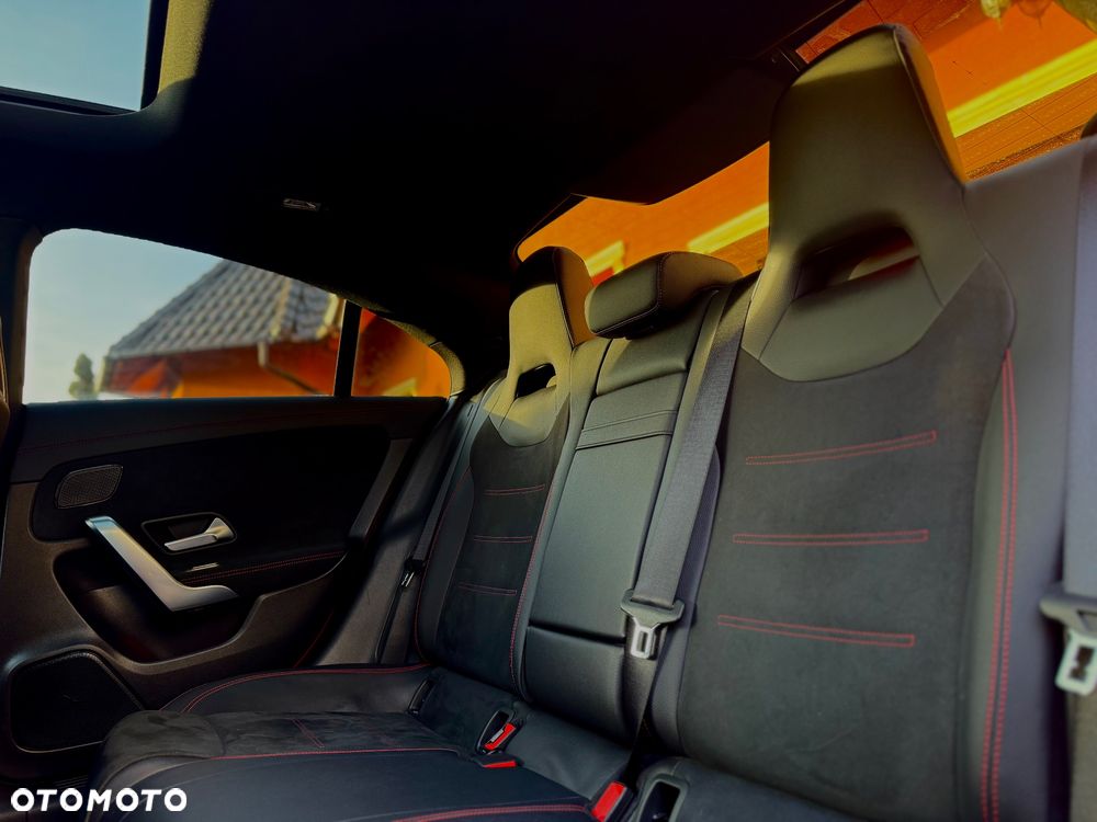 Mercedes-Benz CLA 200 AMG Line 7G-DCT - 24