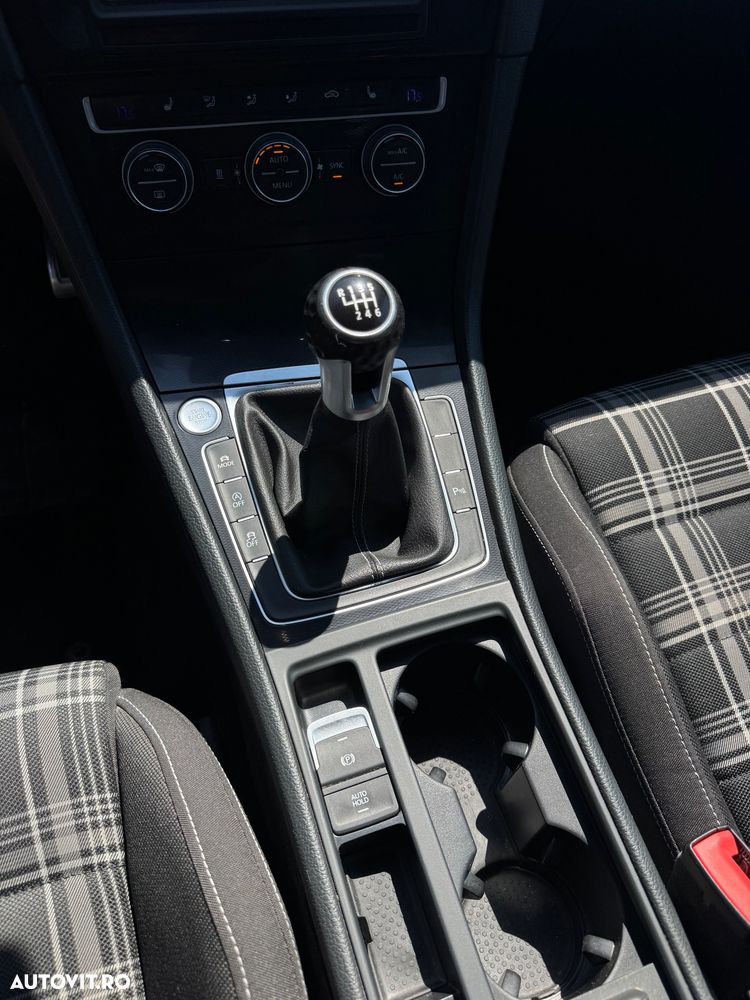 Volkswagen Golf GTD BlueMotion Technology - 12
