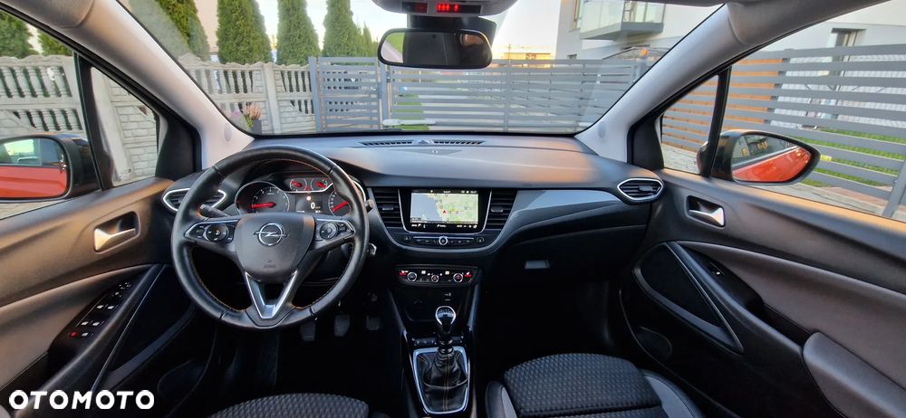 Opel Crossland X 1.2 T Design Line S&S - 13