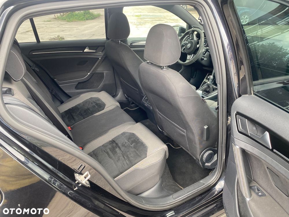 Volkswagen Golf - 8