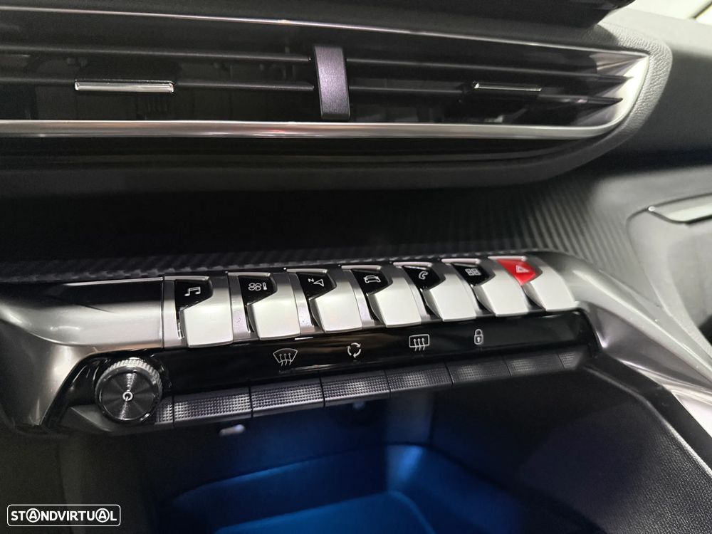 Peugeot 3008 PureTech 130 Stop & Start GPF EAT8 Allure - 23