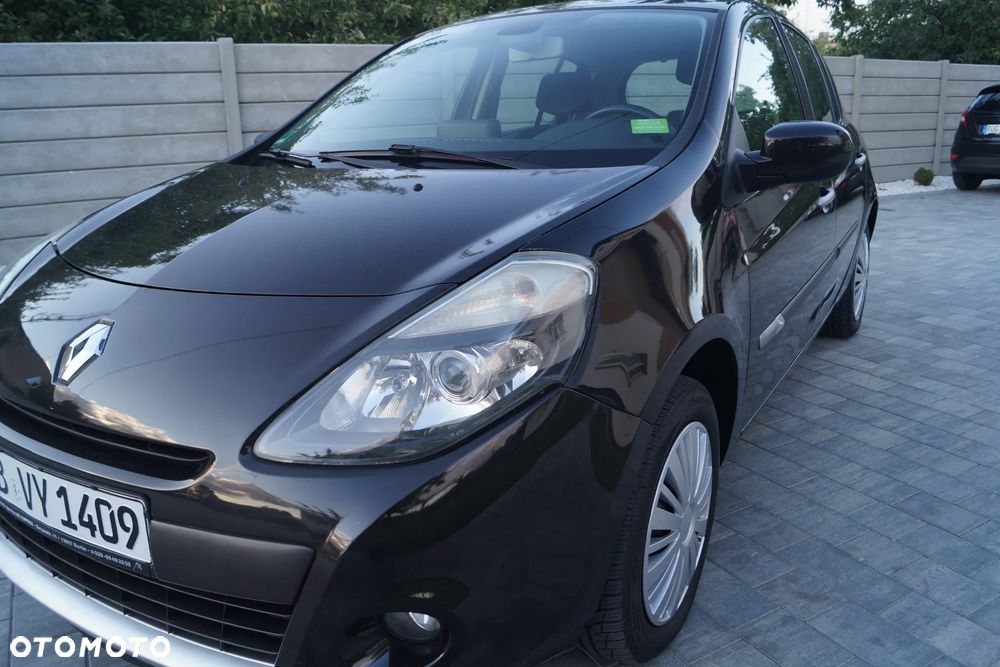Renault Clio 1.2 16V 75 nightDay - 16