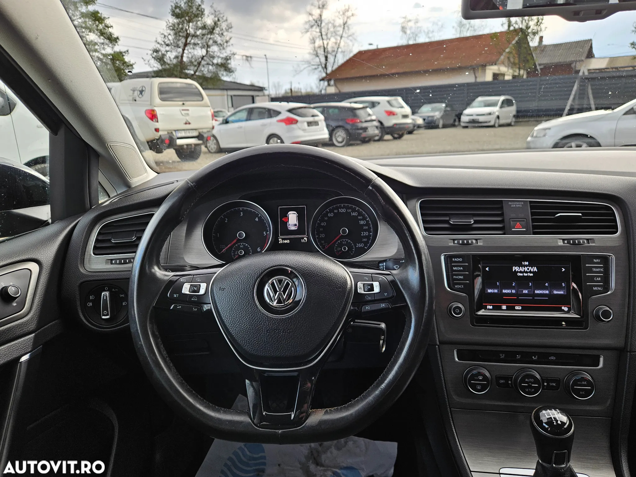 Volkswagen Golf 1.6 TDI BMT Comfortline - 13