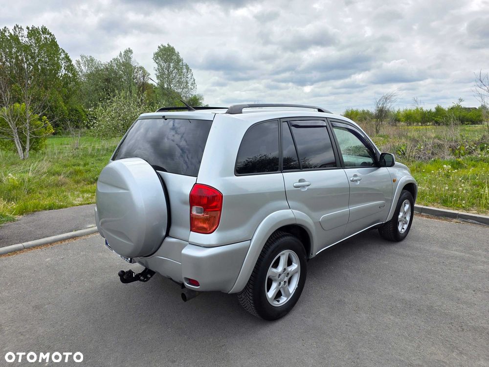 Toyota RAV4 - 4