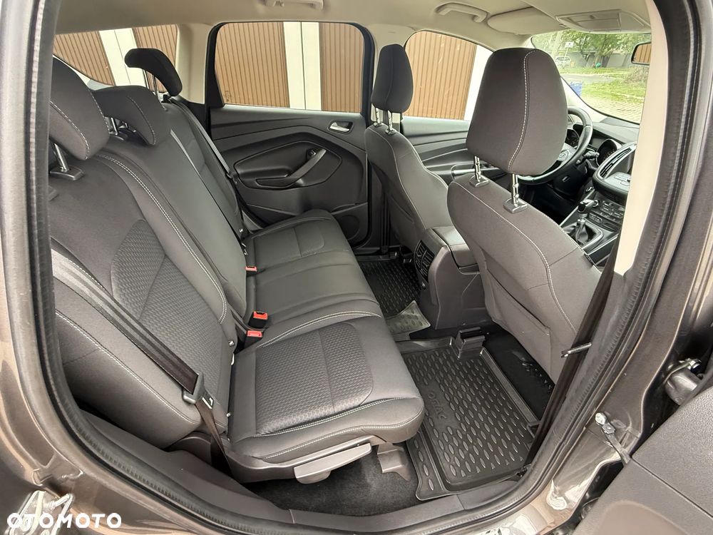 Ford Kuga 1.5 EcoBoost 2x4 Titanium - 12