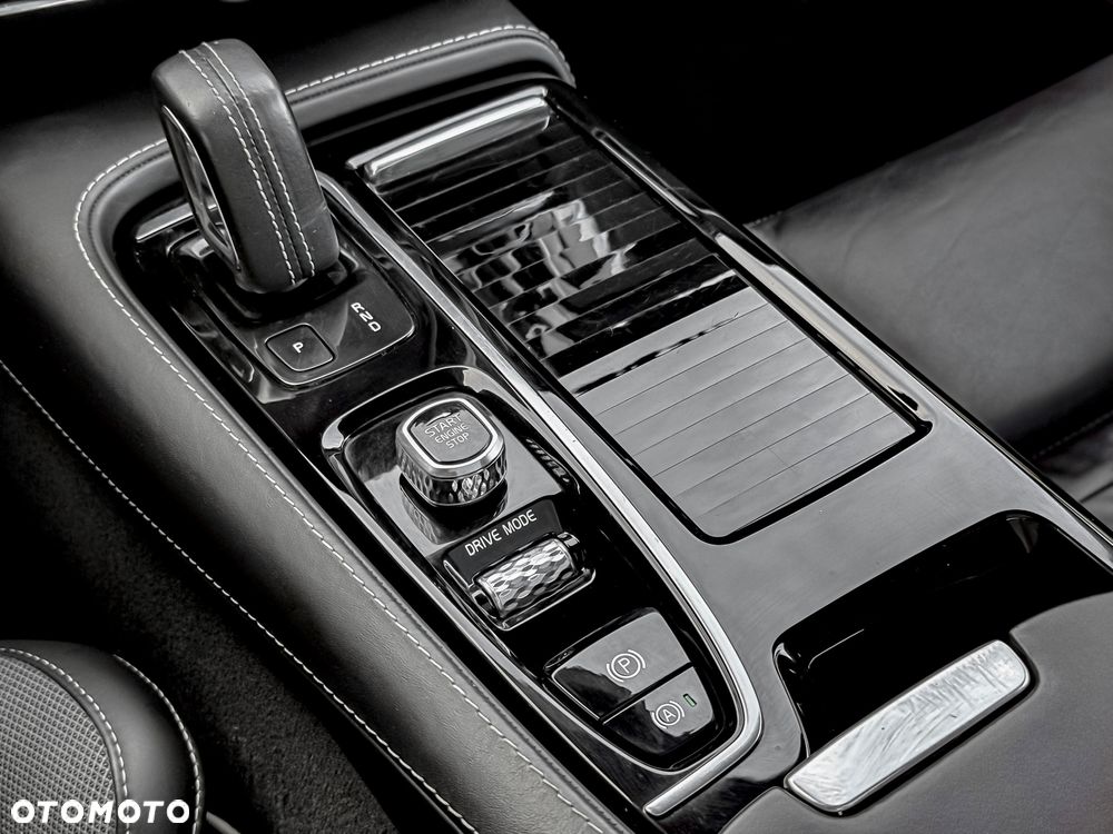 Volvo V60 T8 AWD Recharge Geartronic RDesign - 25