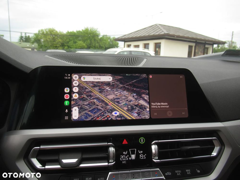 BMW Seria 3 330i xDrive - 36