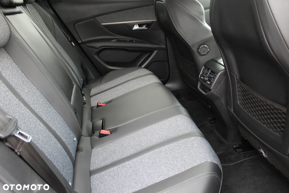 Peugeot 3008 1.2 PureTech Allure S&S - 10